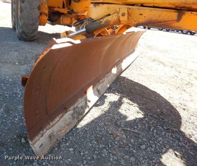 image for item DN1329 1981 John Deere 570A  motor grader