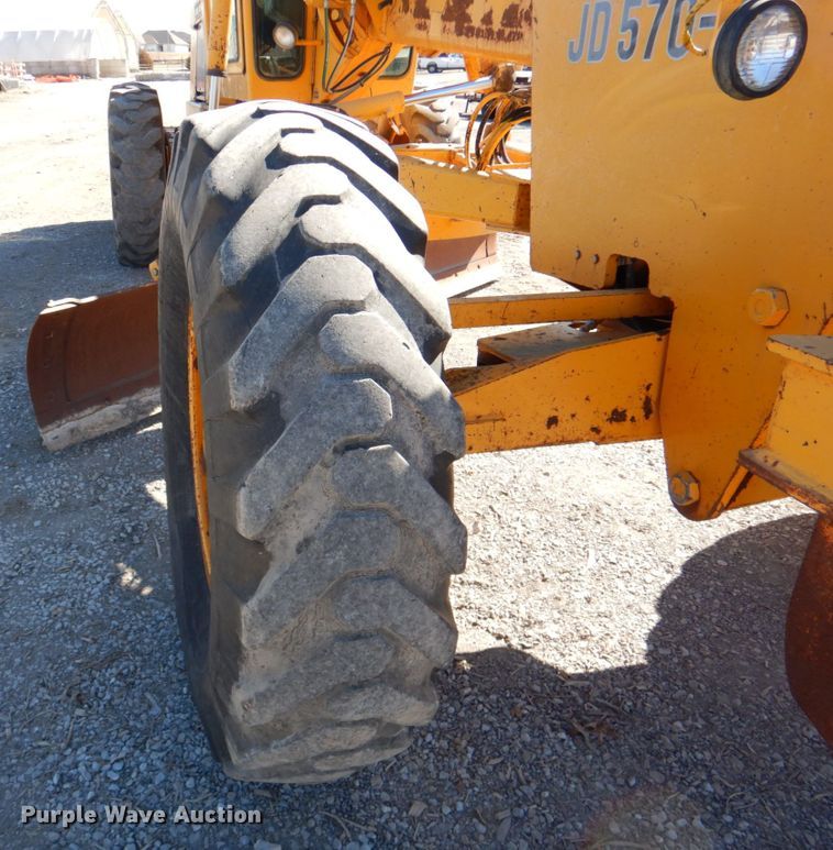 image for item DN1329 1981 John Deere 570A  motor grader