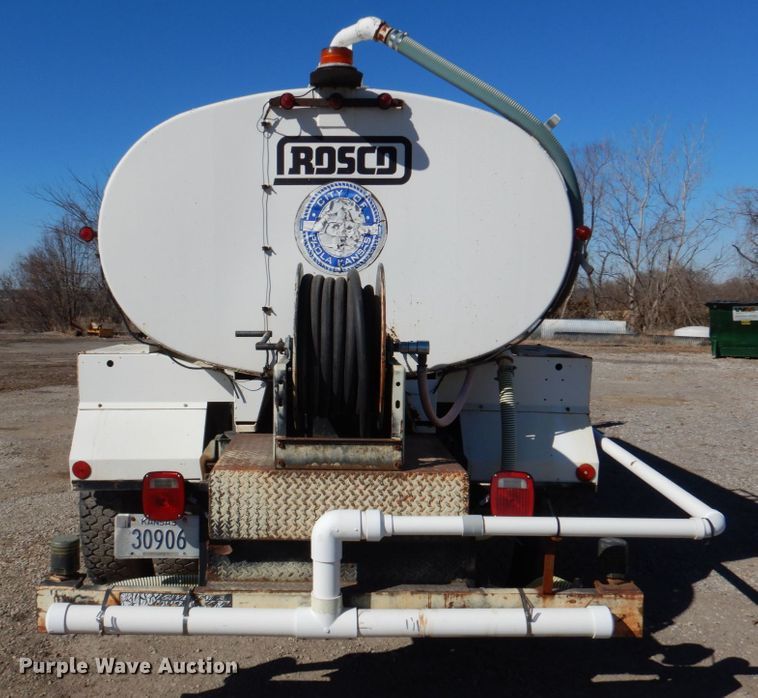 image for item DN1330 1995 Ford F700  water truck