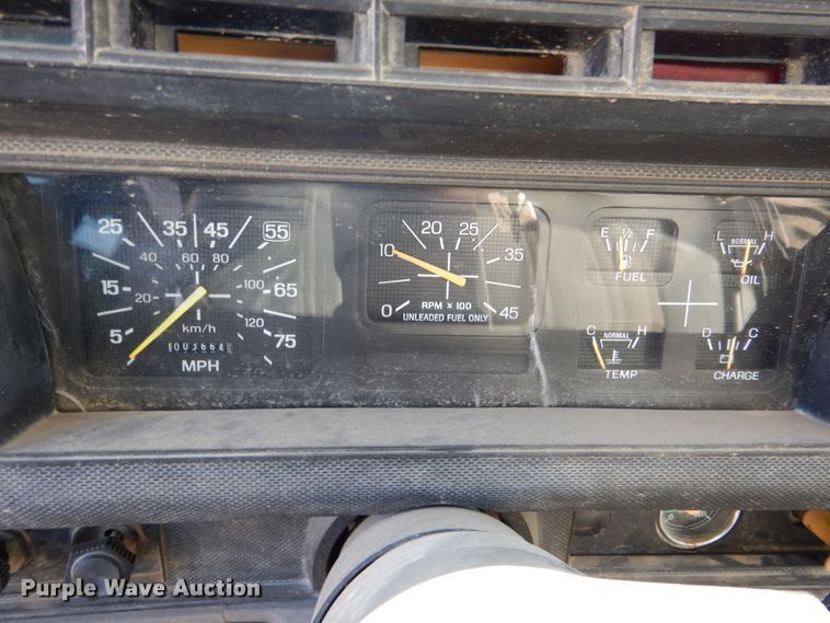 image for item DN1330 1995 Ford F700  water truck