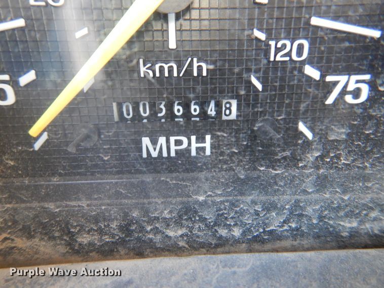 image for item DN1330 1995 Ford F700  water truck