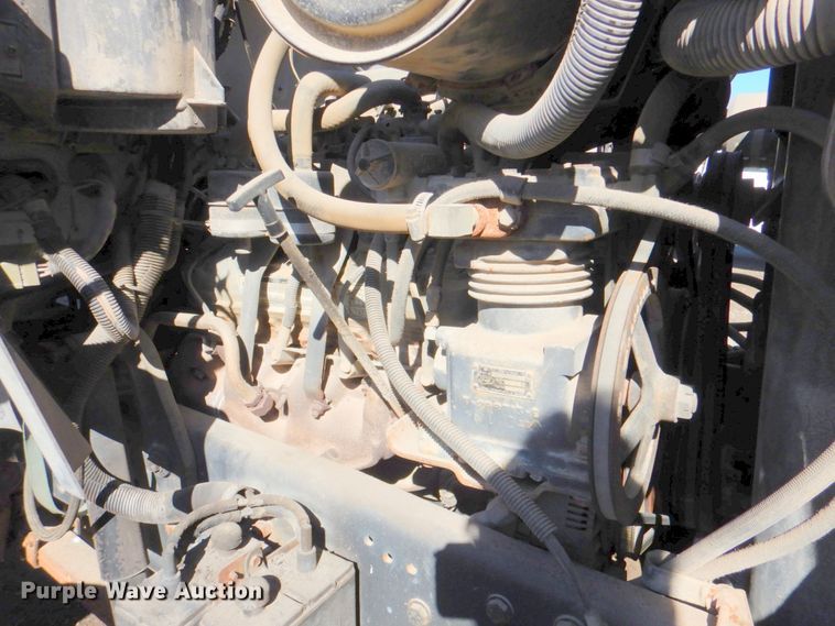 image for item DN1330 1995 Ford F700  water truck