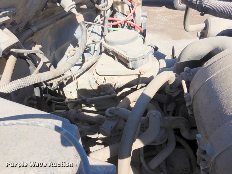 image for item DN1330 1995 Ford F700  water truck