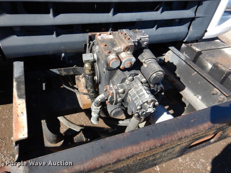 image for item DN1330 1995 Ford F700  water truck