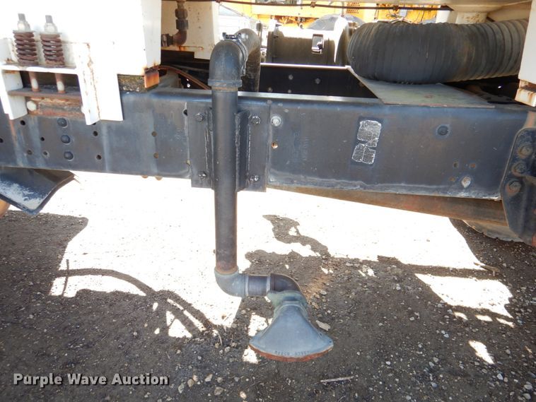 image for item DN1330 1995 Ford F700  water truck