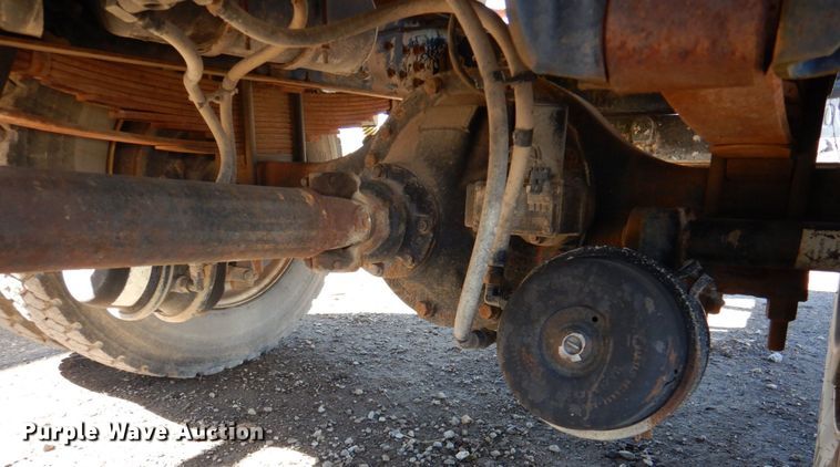 image for item DN1330 1995 Ford F700  water truck