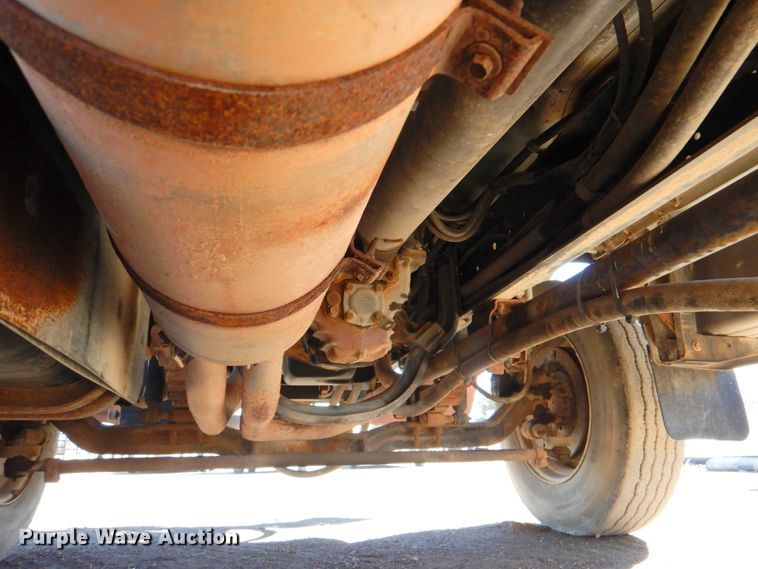 image for item DN1330 1995 Ford F700  water truck