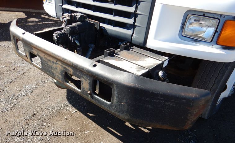 image for item DN1330 1995 Ford F700  water truck