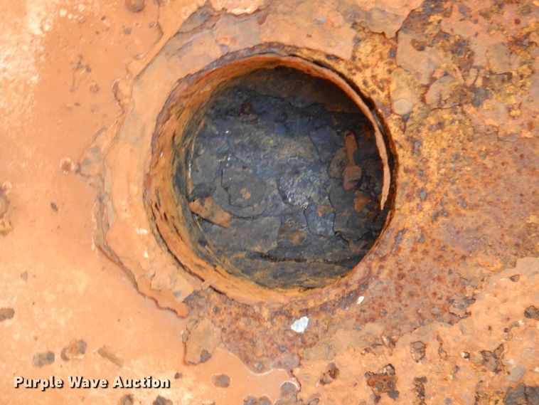 image for item DN1330 1995 Ford F700  water truck