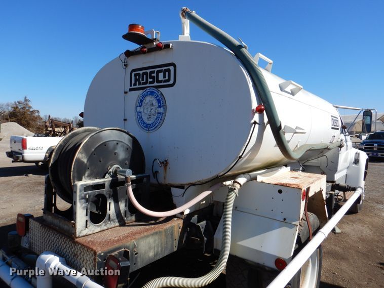 image for item DN1330 1995 Ford F700  water truck