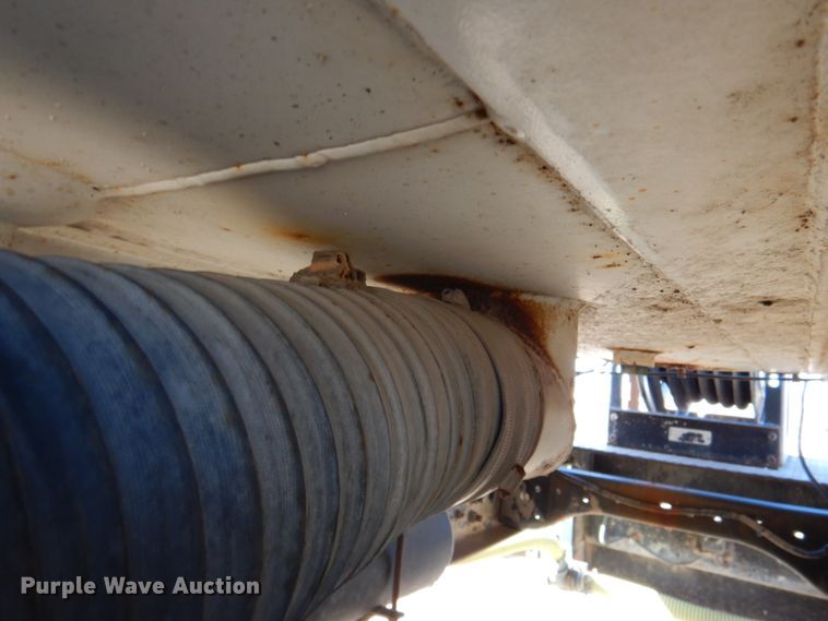 image for item DN1330 1995 Ford F700  water truck