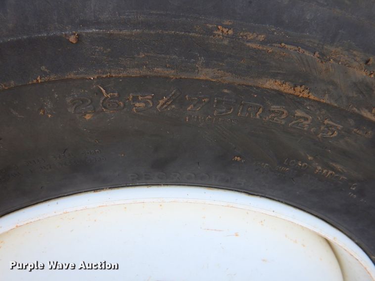 image for item DN1330 1995 Ford F700  water truck