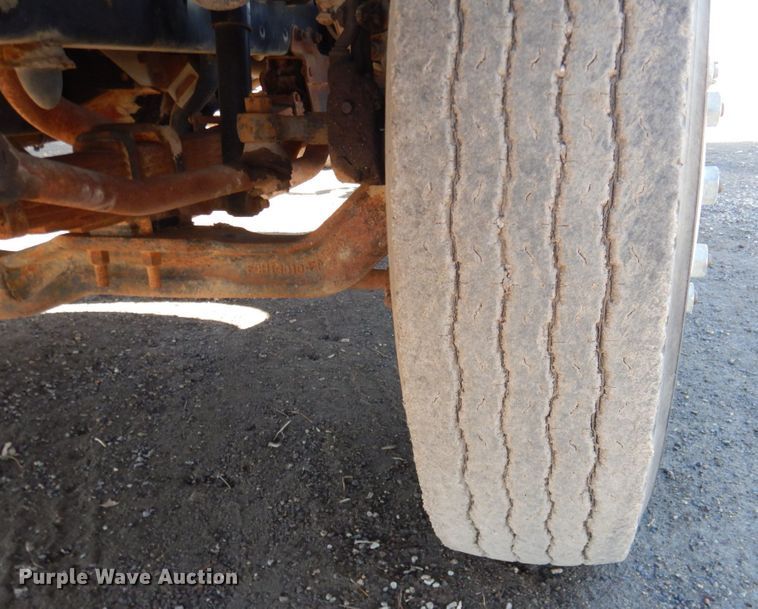 image for item DN1330 1995 Ford F700  water truck