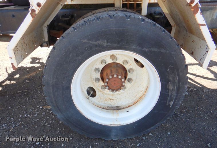 image for item DN1330 1995 Ford F700  water truck