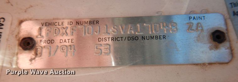 image for item DN1330 1995 Ford F700  water truck