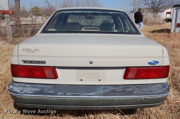 image for item DN1345 1988 Ford Taurus