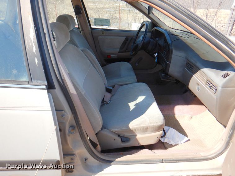 image for item DN1345 1988 Ford Taurus