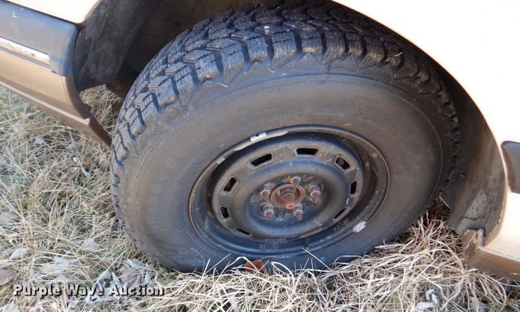 image for item DN1345 1988 Ford Taurus