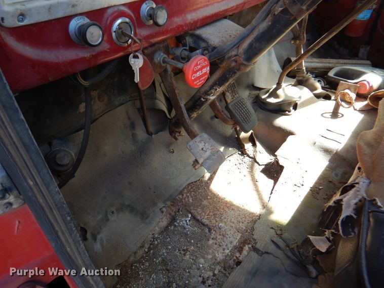 image for item DN1347 1971 Ford F600  flatbed truck