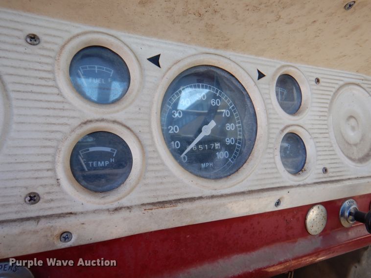 image for item DN1347 1971 Ford F600  flatbed truck