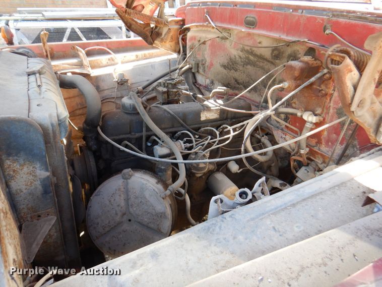 image for item DN1347 1971 Ford F600  flatbed truck