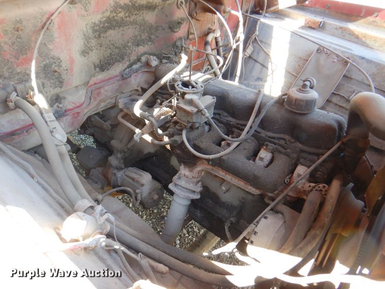 image for item DN1347 1971 Ford F600  flatbed truck