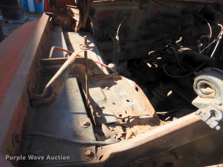 image for item DN1347 1971 Ford F600  flatbed truck