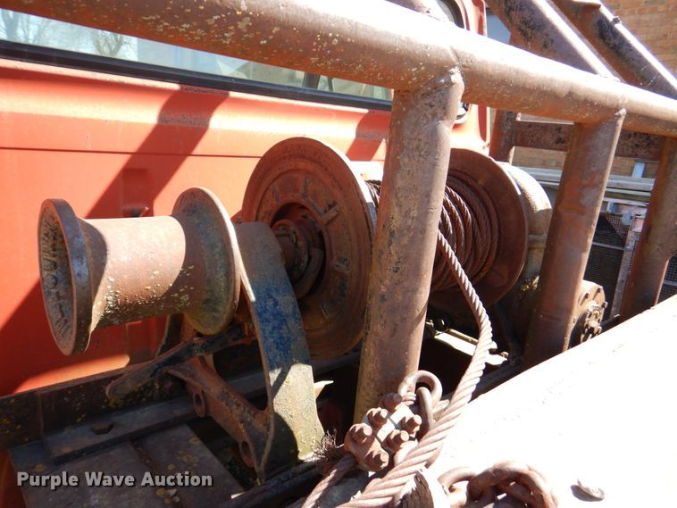 image for item DN1347 1971 Ford F600  flatbed truck