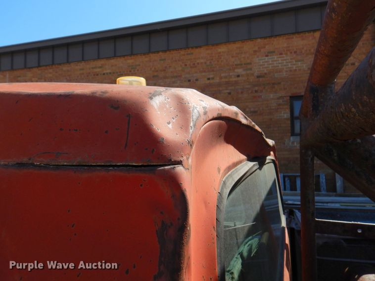 image for item DN1347 1971 Ford F600  flatbed truck