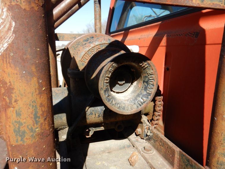 image for item DN1347 1971 Ford F600  flatbed truck