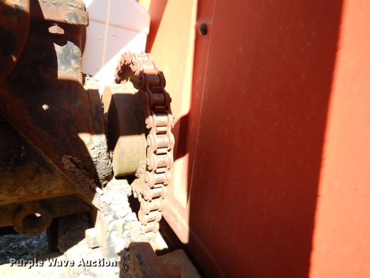 image for item DN1347 1971 Ford F600  flatbed truck