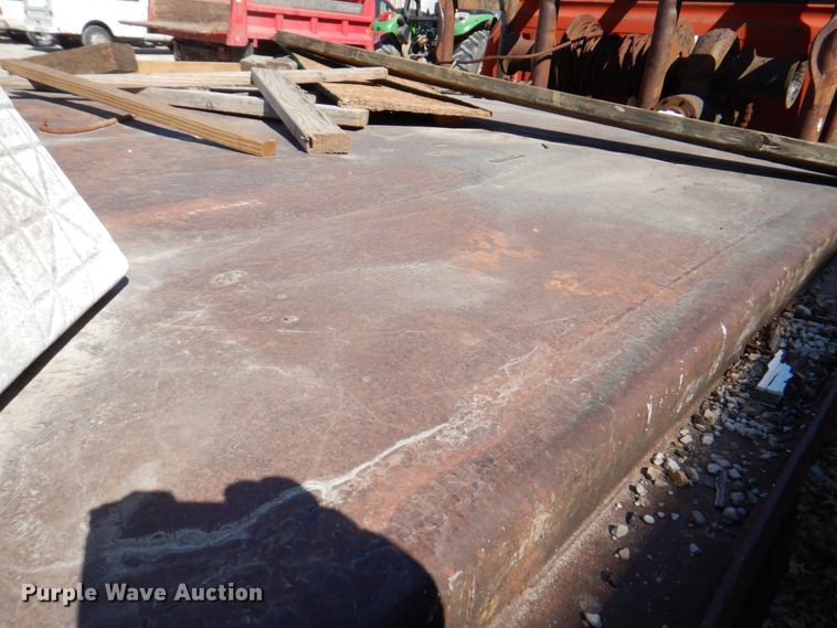 image for item DN1347 1971 Ford F600  flatbed truck