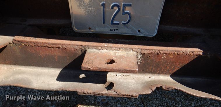 image for item DN1347 1971 Ford F600  flatbed truck