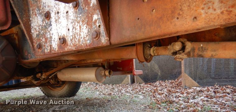 image for item DN1347 1971 Ford F600  flatbed truck