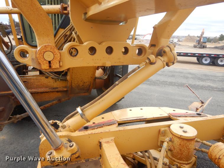 image for item DP3667 2003 Caterpillar 140H  motor grader