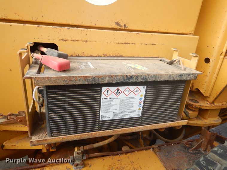 image for item DP3667 2003 Caterpillar 140H  motor grader