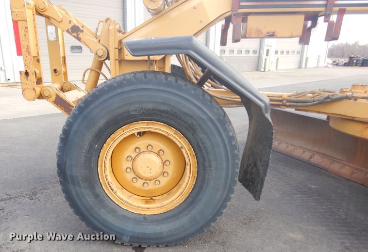 image for item DP3667 2003 Caterpillar 140H  motor grader