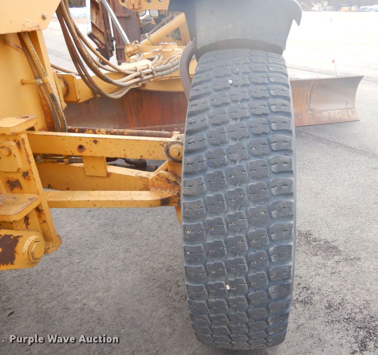 image for item DP3667 2003 Caterpillar 140H  motor grader