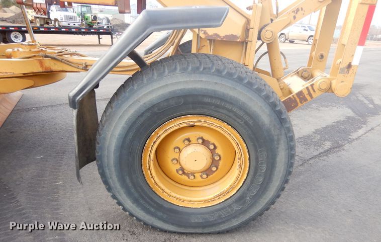 image for item DP3667 2003 Caterpillar 140H  motor grader