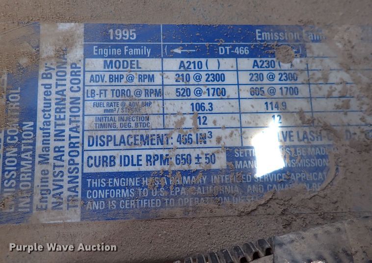 image for item DS7013 1996 International 4700  truck cab and chassis