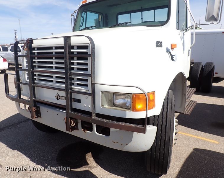 image for item DS7013 1996 International 4700  truck cab and chassis