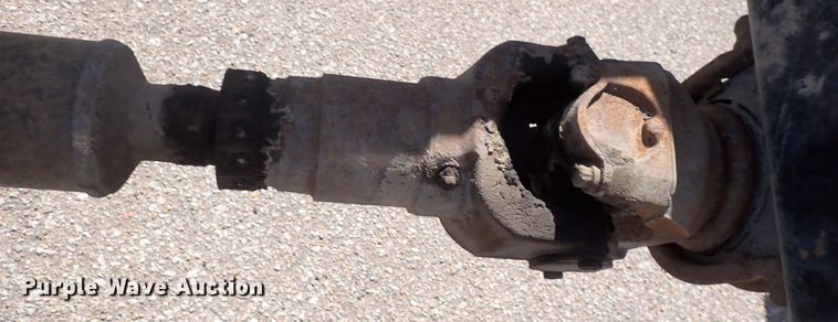 image for item DS7013 1996 International 4700  truck cab and chassis