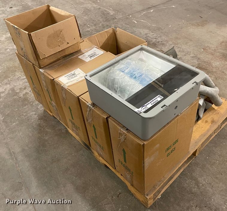 image for item FV9252 (6) light fixtures