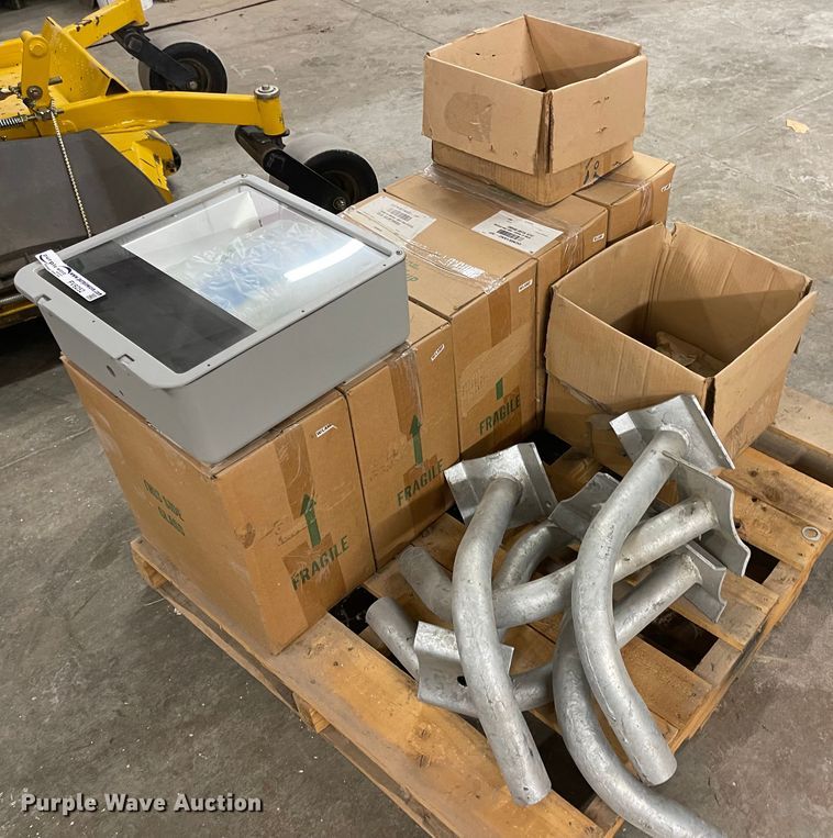 image for item FV9252 (6) light fixtures