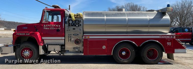 image for item FV9256 1994 Ford LNT9000  pumper fire truck
