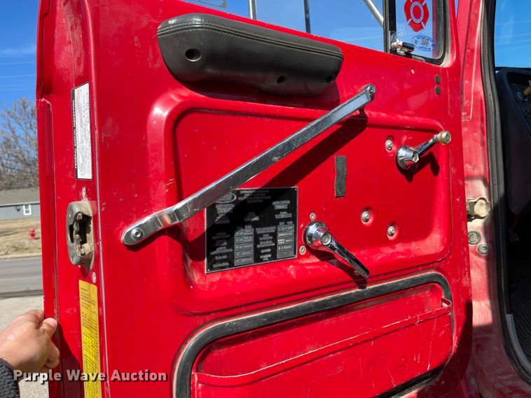 image for item FV9256 1994 Ford LNT9000  pumper fire truck