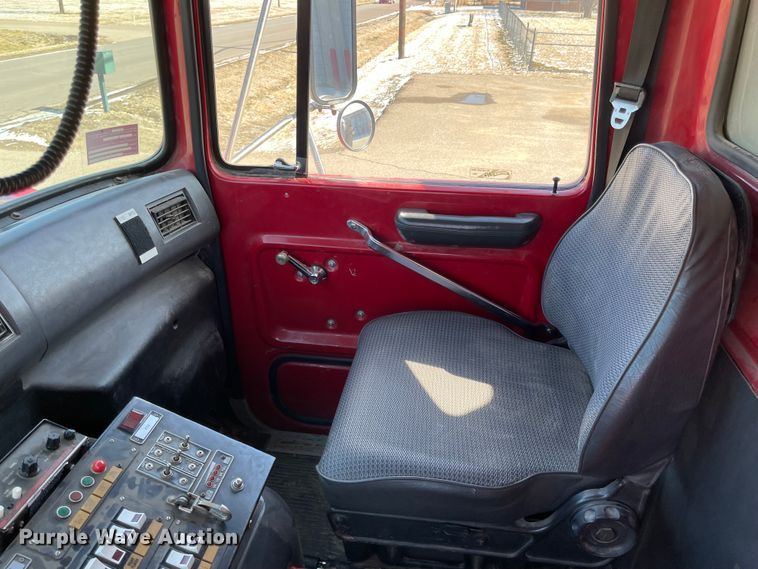 image for item FV9256 1994 Ford LNT9000  pumper fire truck