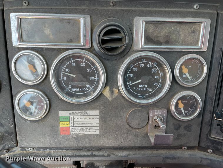 image for item FV9256 1994 Ford LNT9000  pumper fire truck