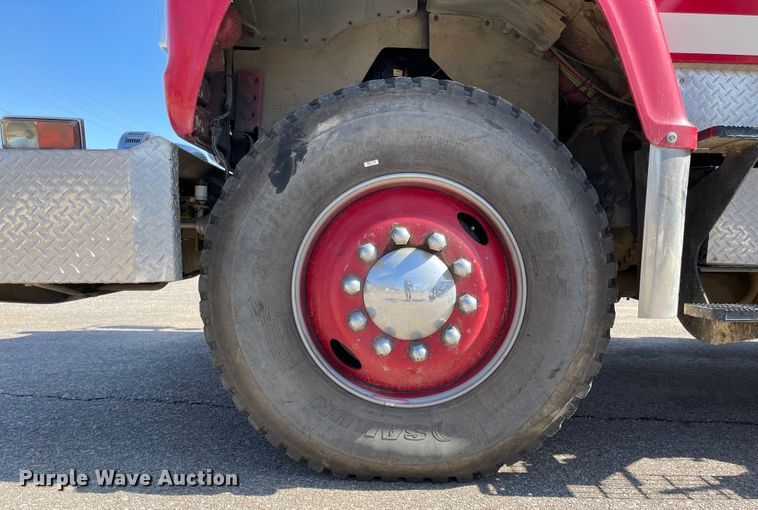 image for item FV9256 1994 Ford LNT9000  pumper fire truck