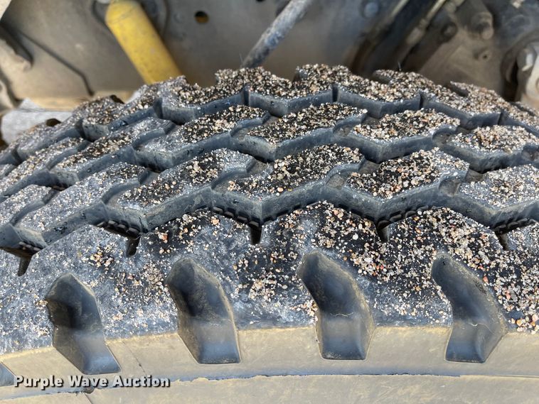 image for item FV9256 1994 Ford LNT9000  pumper fire truck